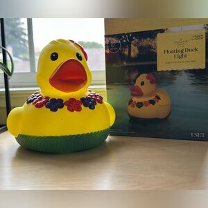 🌺🐥Floating Duck Light, NWT/NIB